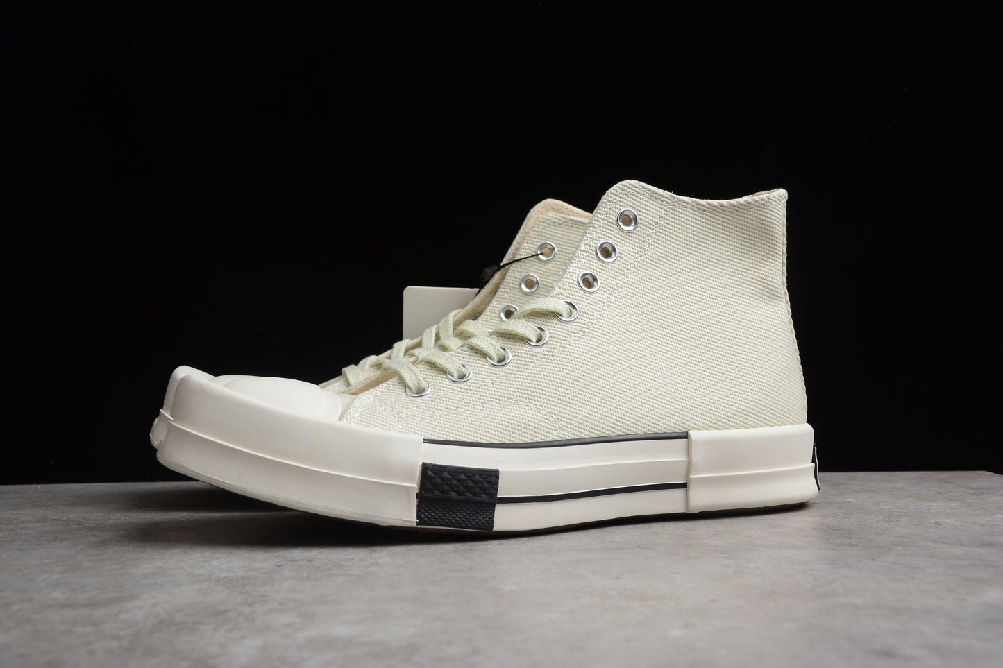 Chuck 70 Plus HI blanco y negro
