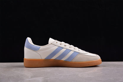 Handball Spezial blanco y azul cielo