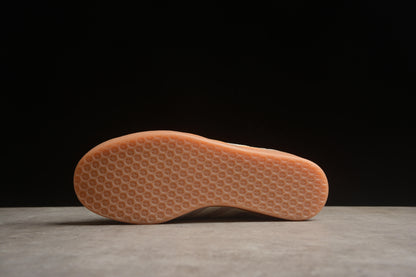 Gazelle gris, blanco y rosa