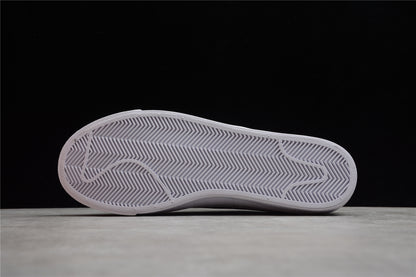 Blazer low '77 blanco y negro