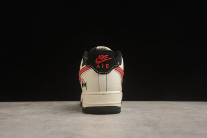 Air Force 1 07 x Stüssy beige claro, rojo carmesí y negro