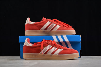 Gazelle rojo y beige