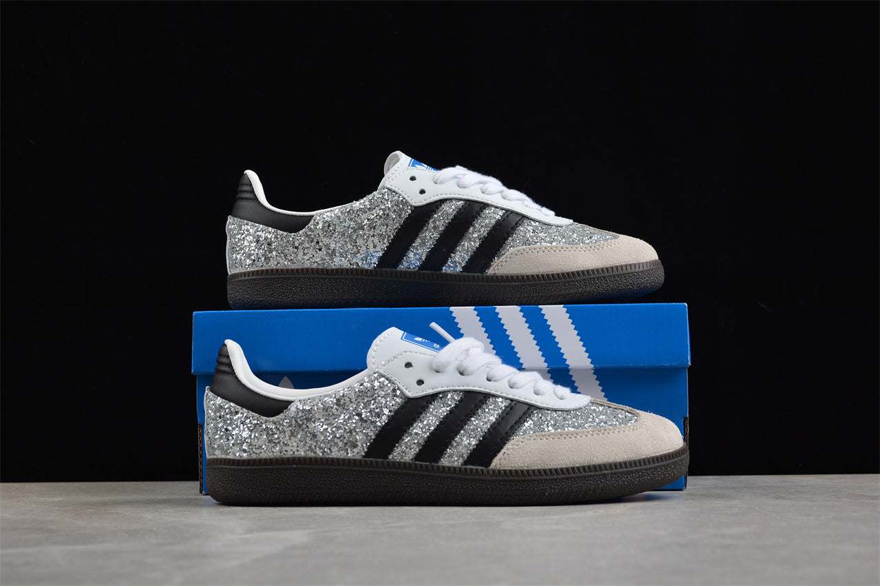 Samba OG plateado con negro