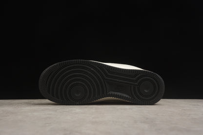 Air Force 1 07 beige y negro