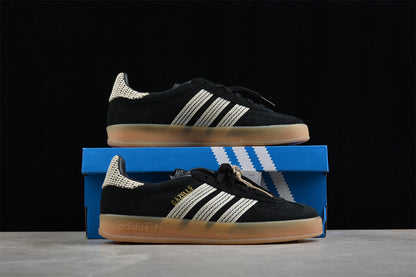 Gazelle negro y beige
