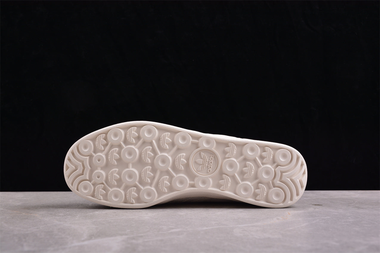 Gazelle blanco total