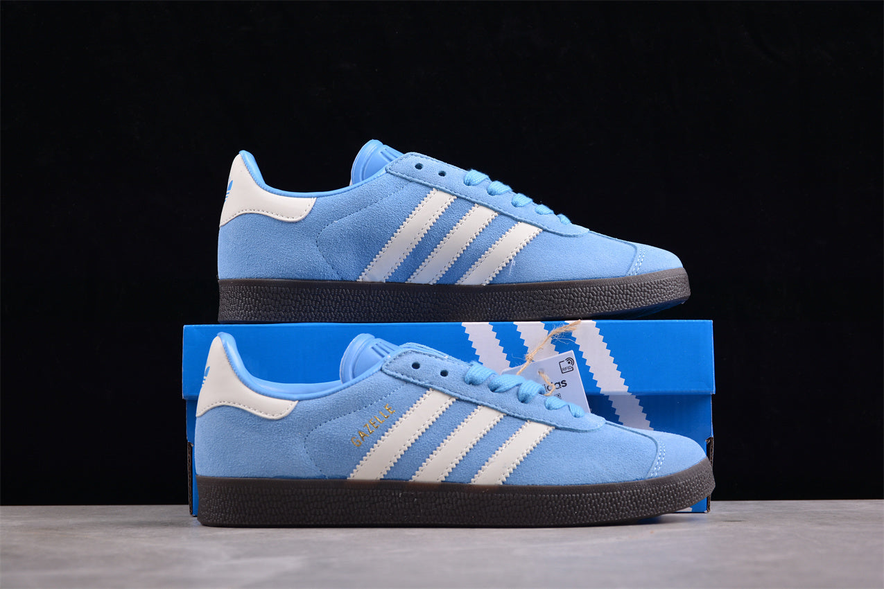 Gazelle azul cielo y blanco