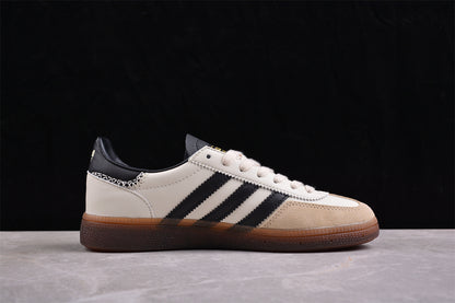 Handball Spezial blanco crema y negro