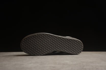 Gazelle blanco y negro