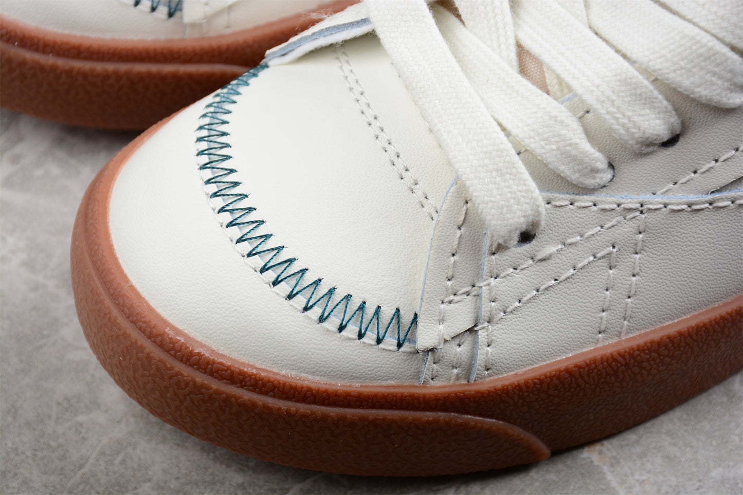 Blazer low '77 blanco y negro