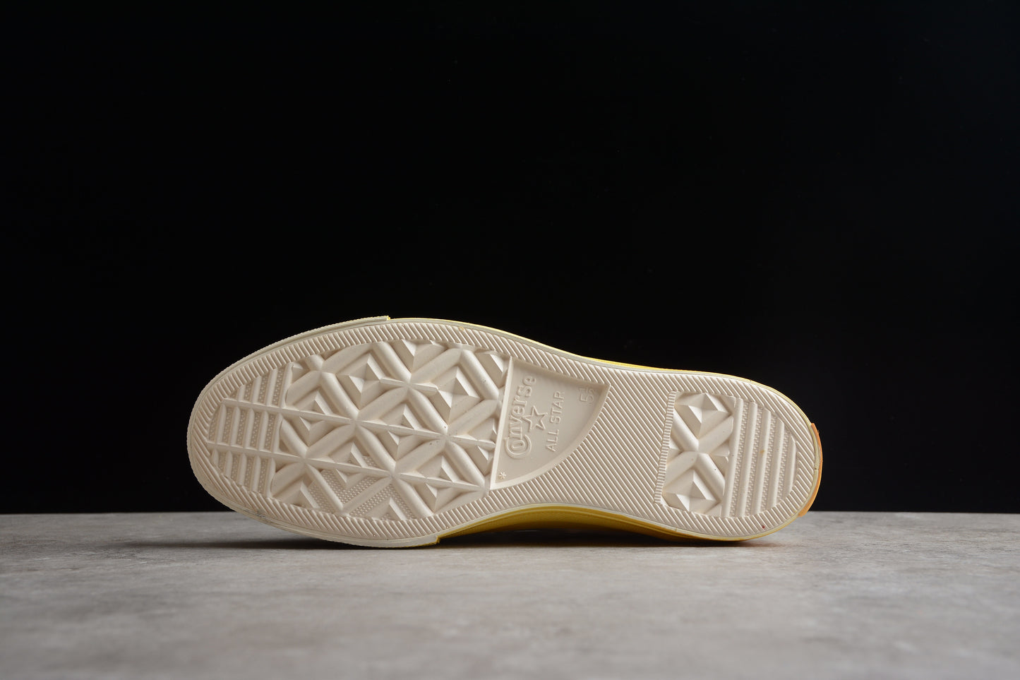 Chuck 70 Low beige y amarillo