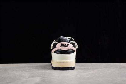 Dunk Low negro, crema y rosa pastel