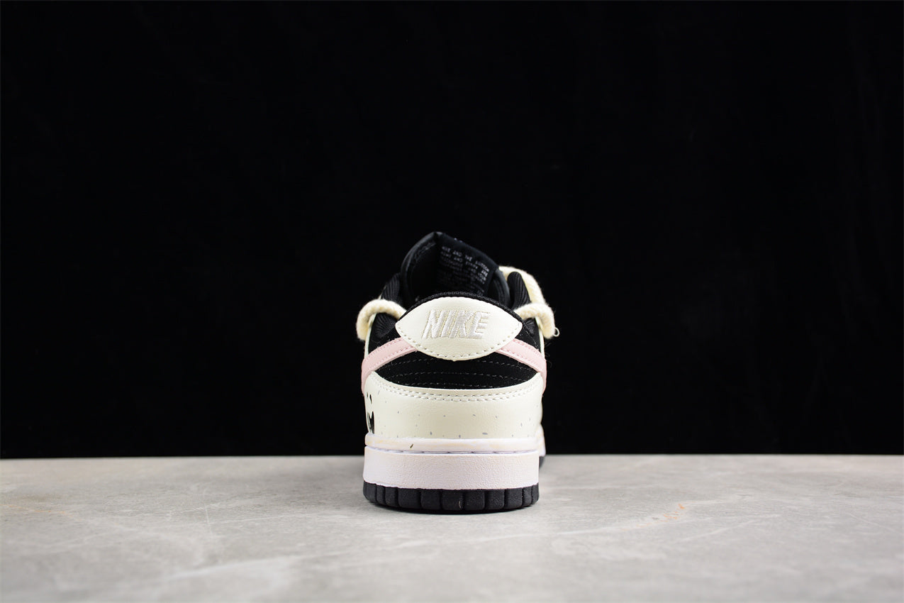 Dunk Low blanco hueso, negro y rosa