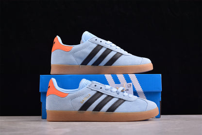 Gazelle azul cielo, negro y naranja