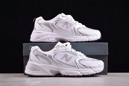 NB 530 blanco y rosa pastel