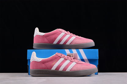 Gazelle rosa y blanco