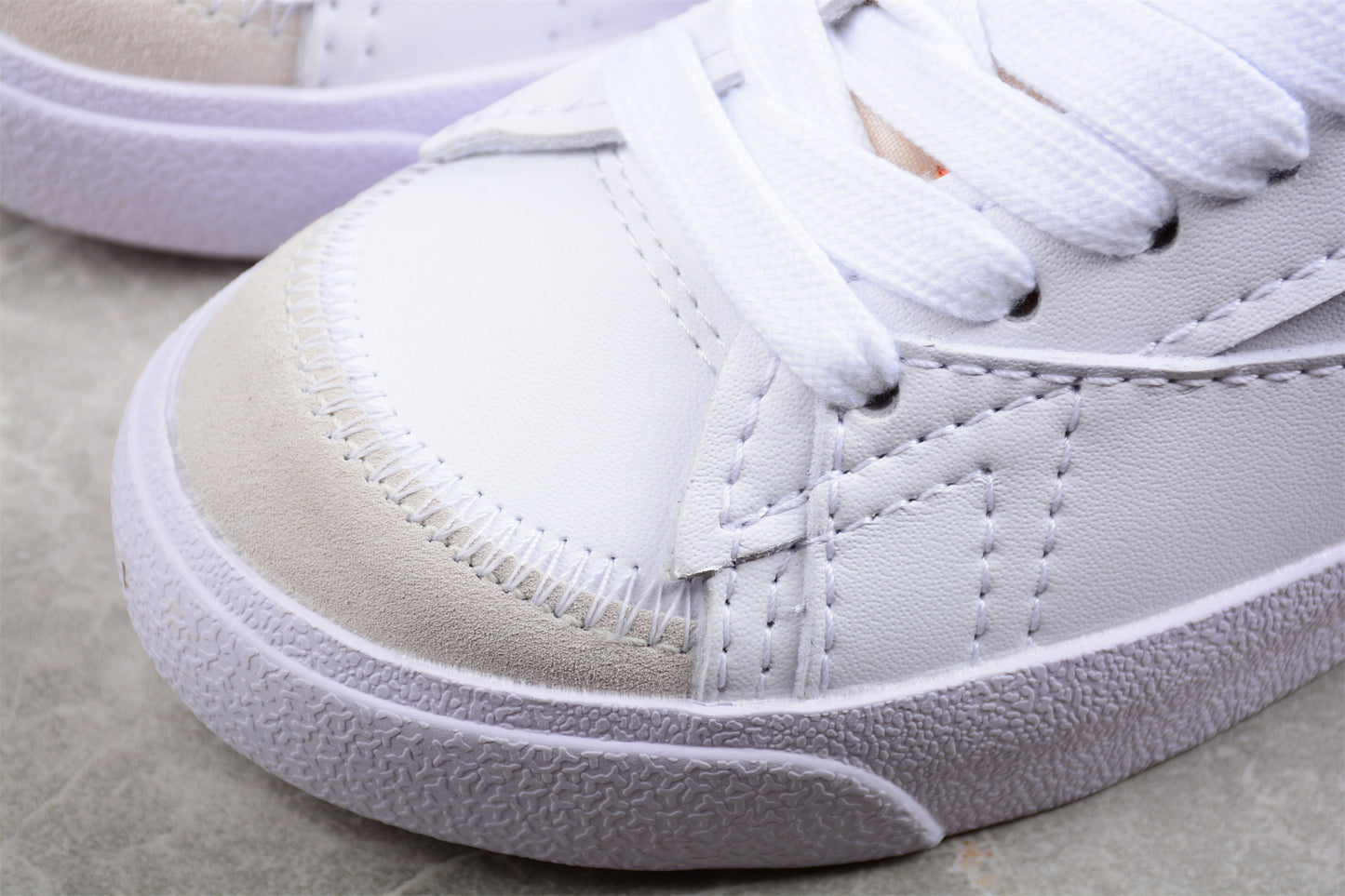 Blazer Low '77 blanco y verde