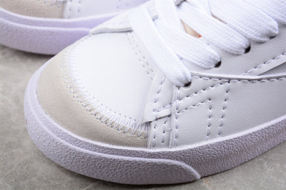 Blazer Low '77 blanco y verde