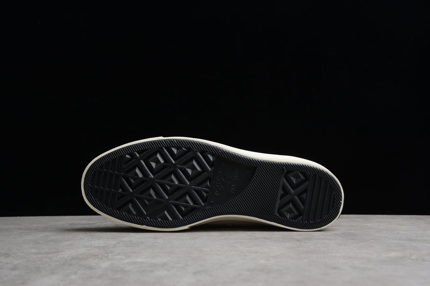 Chuck 70 HI Sherpa blanco, negro y egret