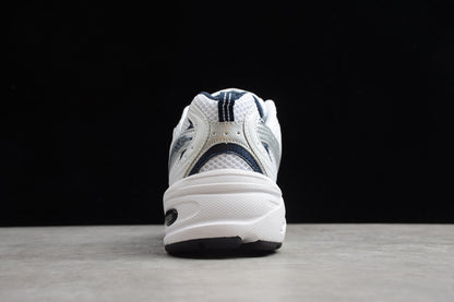 NB 530 blanco y azul marino