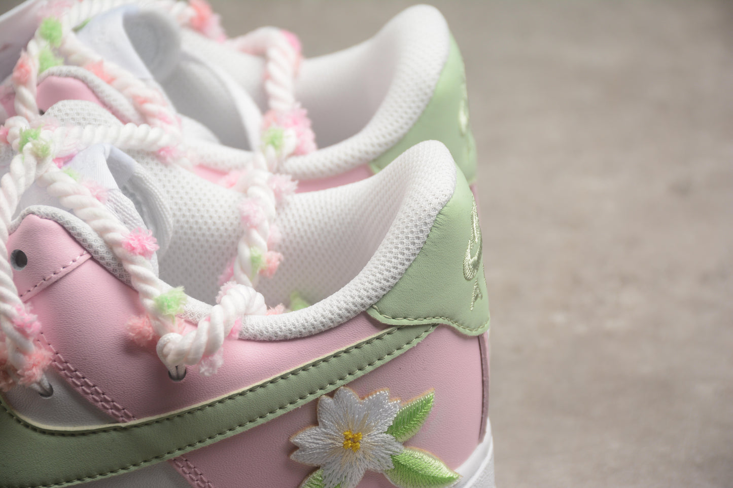 Air Force 1 Low “Cherry Blossom” rosa y verde claro