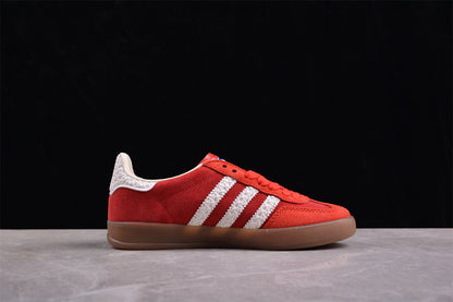 Gazelle rojo y blanco