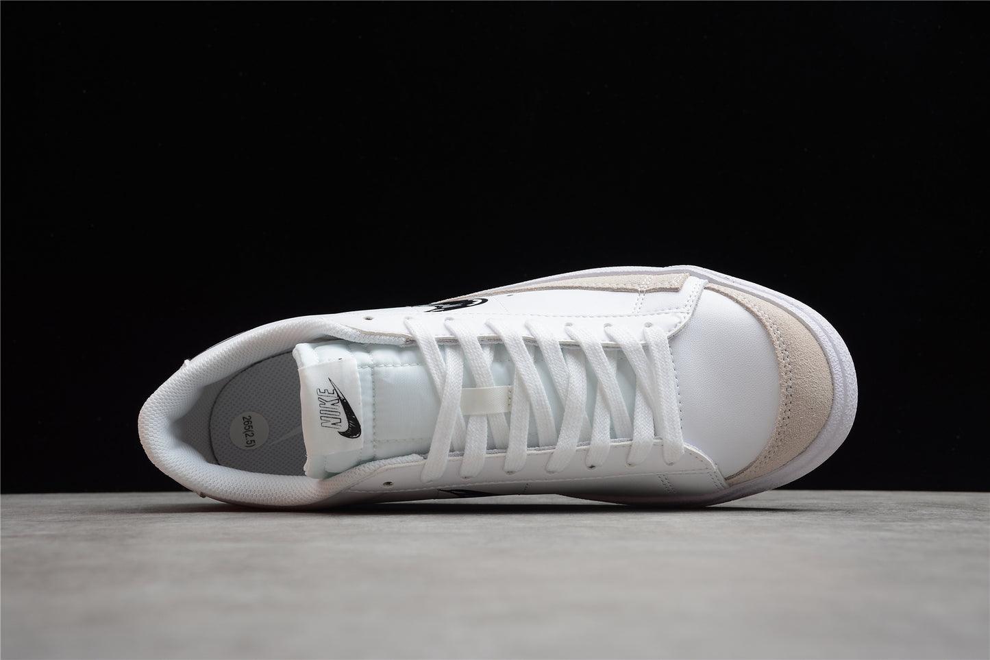Blazer low '77 blanco y negro