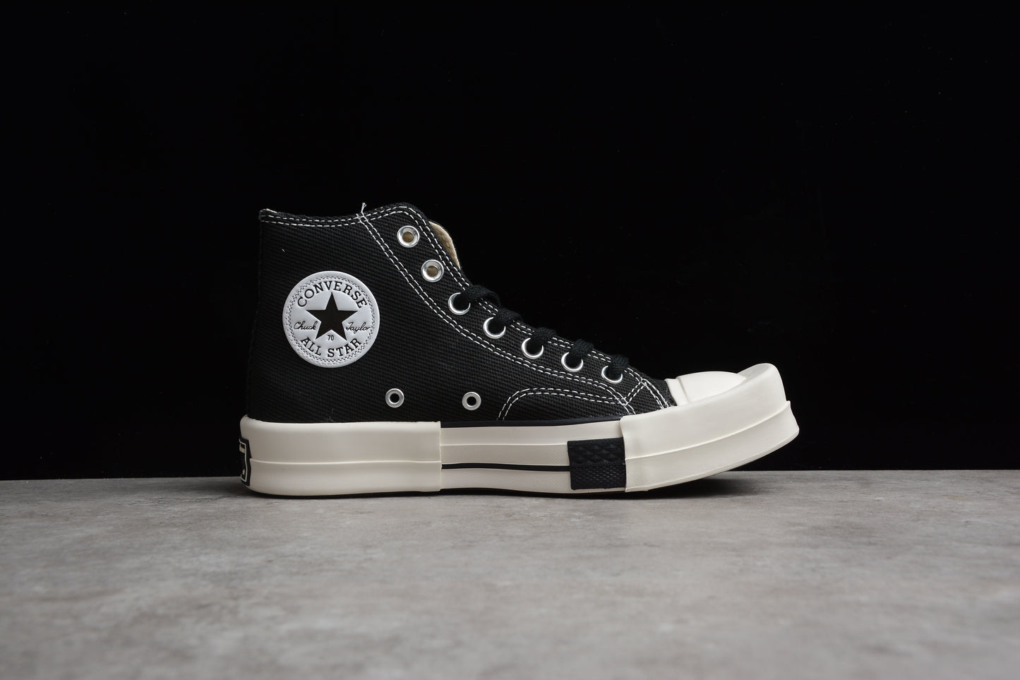 Chuck 70 Plus HI negro y blanco