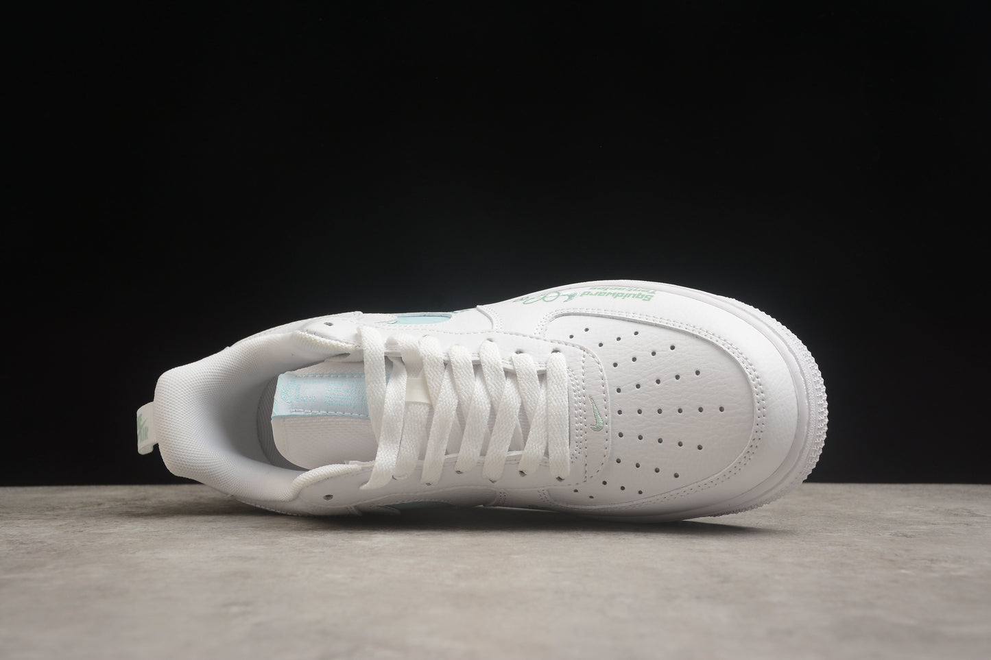 Air Force 1 07 blanco y azul cielo