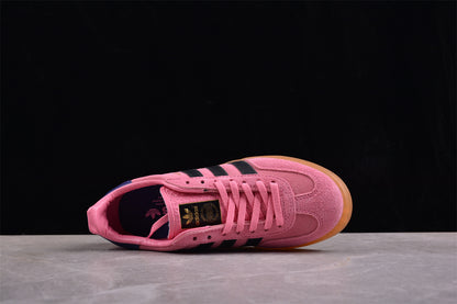 Gazelle rosa, negro y navy