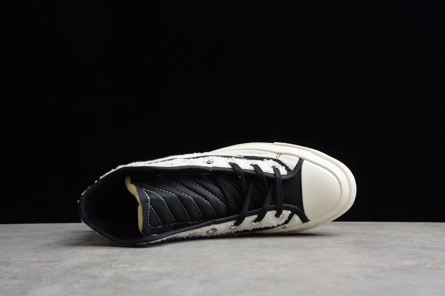 Chuck 70 HI Sherpa blanco, negro y egret