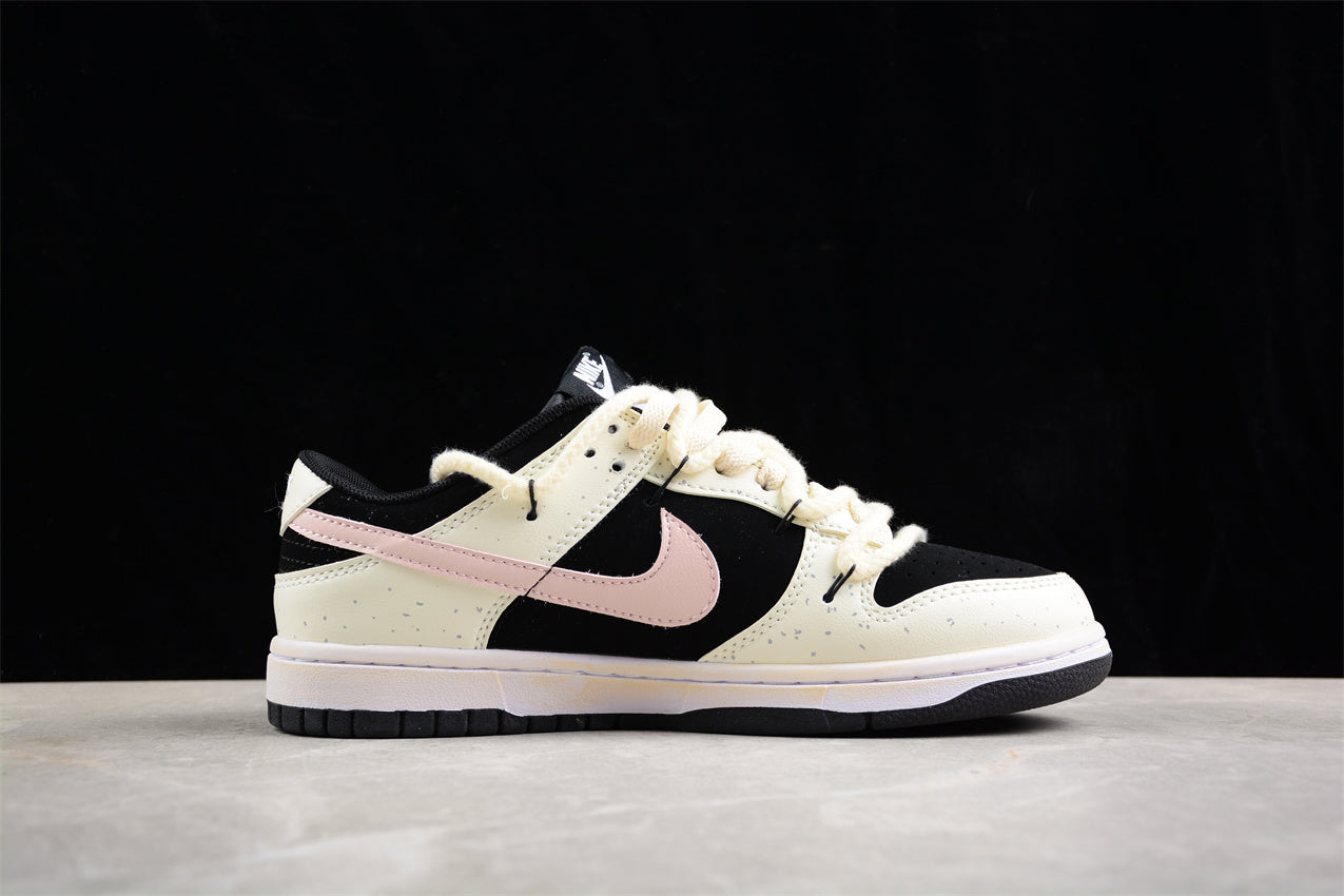 Dunk Low blanco hueso, negro y rosa