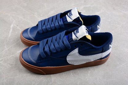 Blazer Low '77 azul y blanco