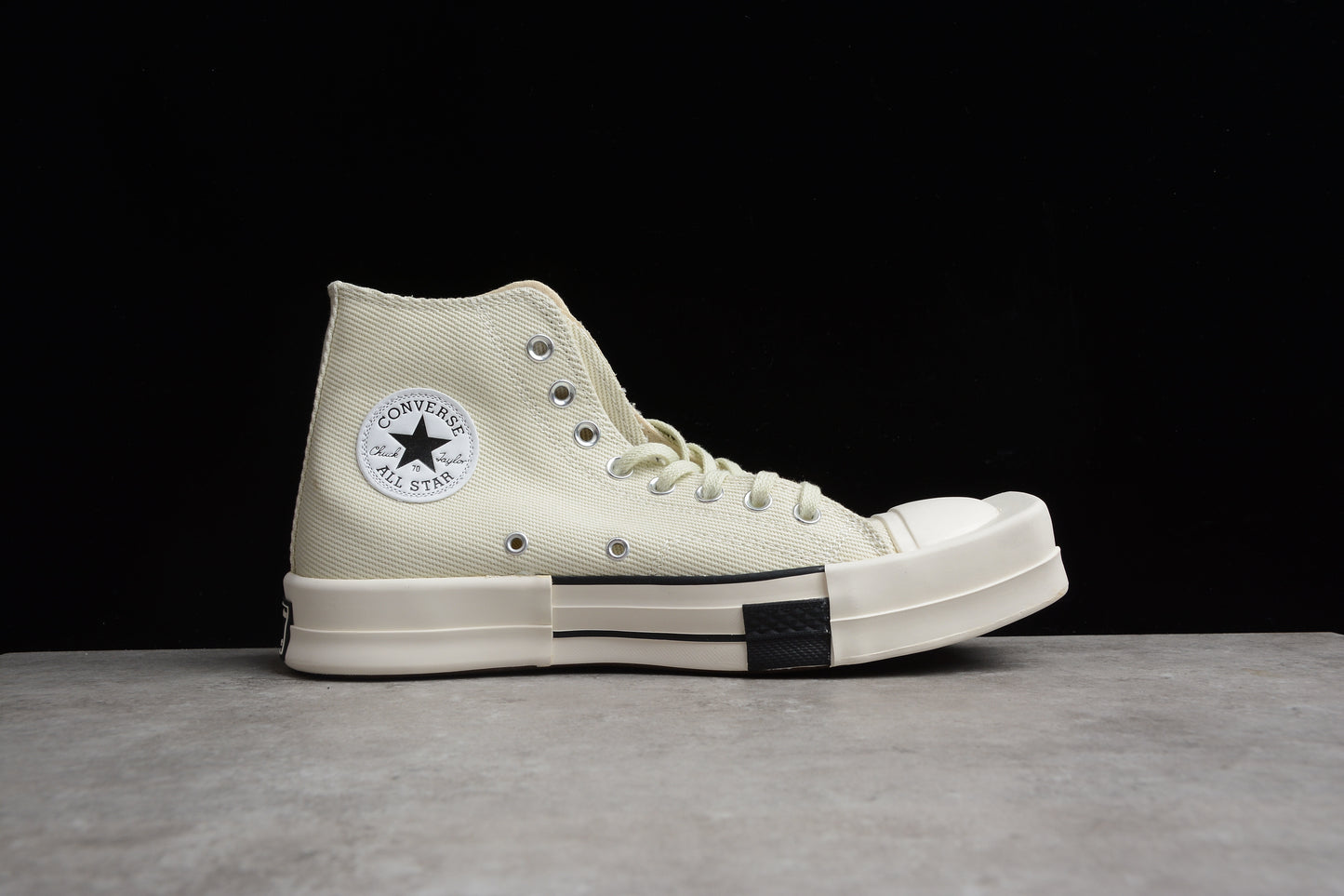 Chuck 70 Plus HI blanco y negro