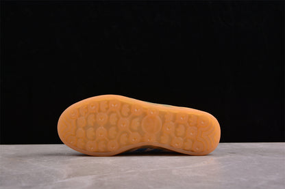 Gazelle blanco y azul cielo con flores