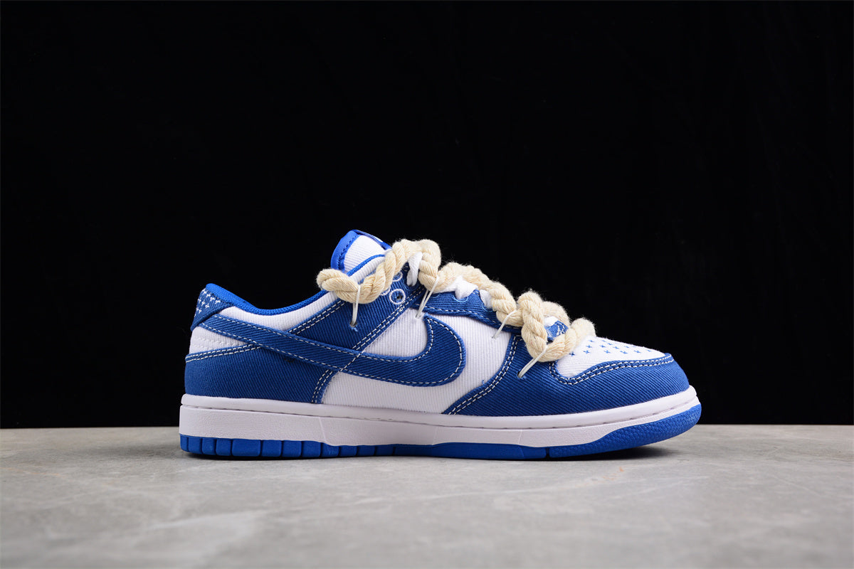 Dunk Low SB azul y blanco