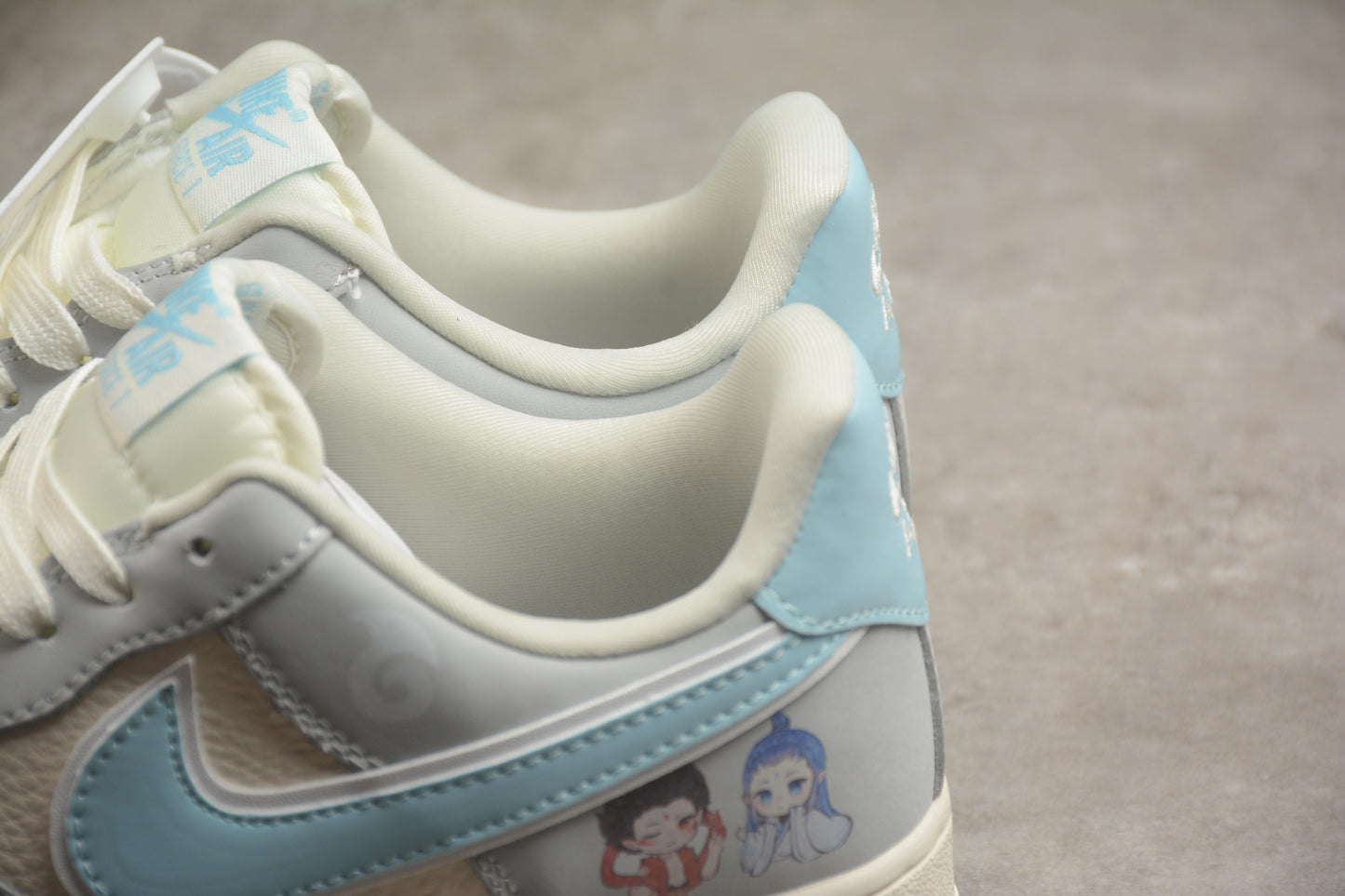 Air Force 1 Low “Nezha” beyge y azul celeste
