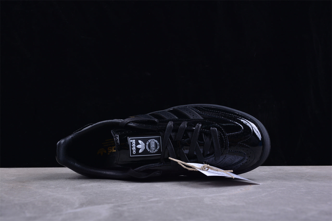 Gazelle negro brillante