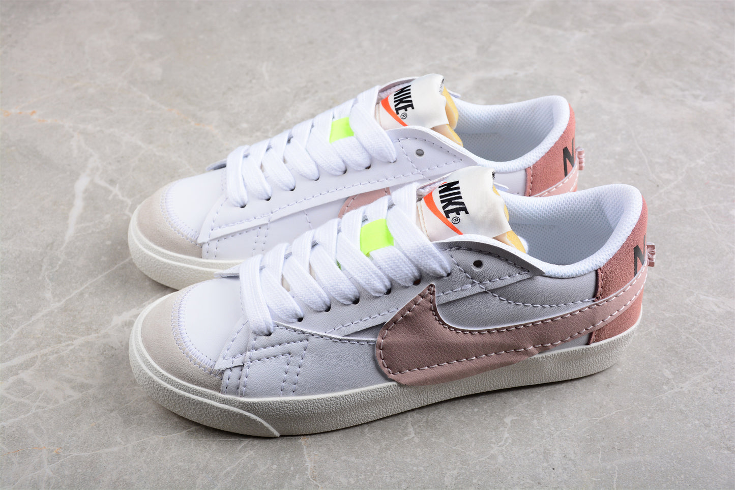 Blazer Low '77 blanco y rosa