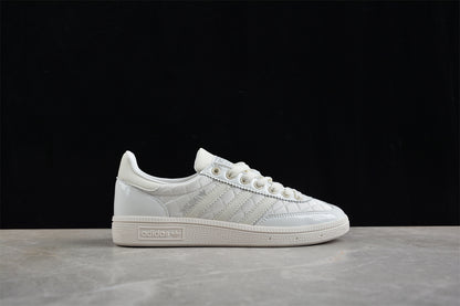 Handball Spezial plateado