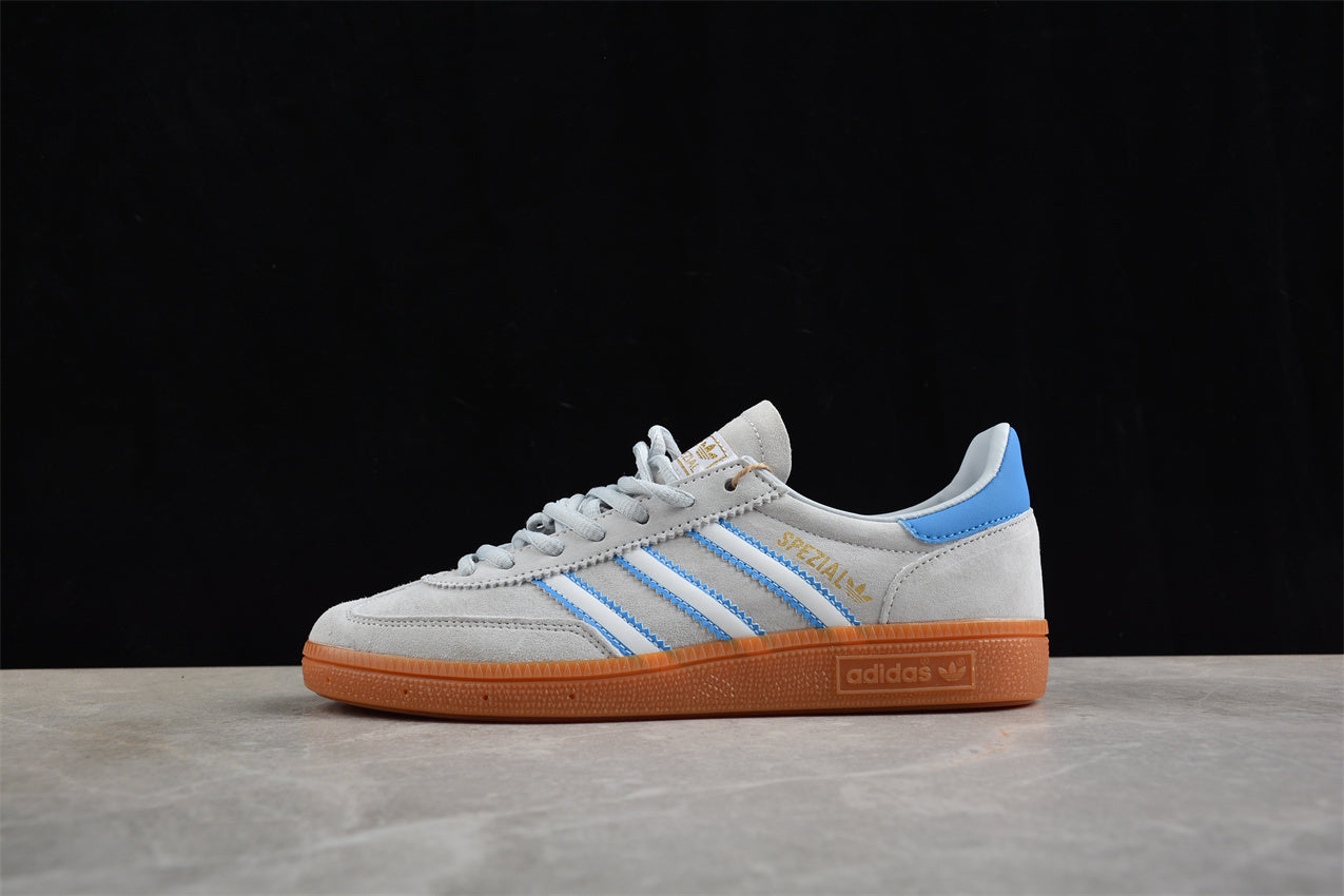 Handball Spezial gris claro y azul celeste