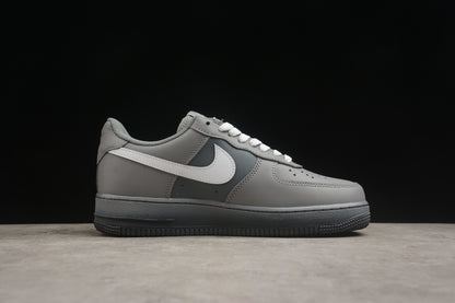 Air Force 1 07 cinza oscuro y blanco