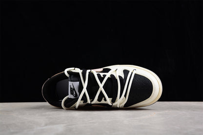 Dunk Low negro, crema y rosa pastel