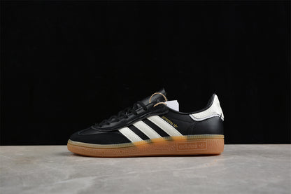 INVINCIBLE x Handball Spezial negro y blanco