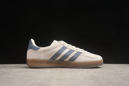 Gazelle beige y azul marino