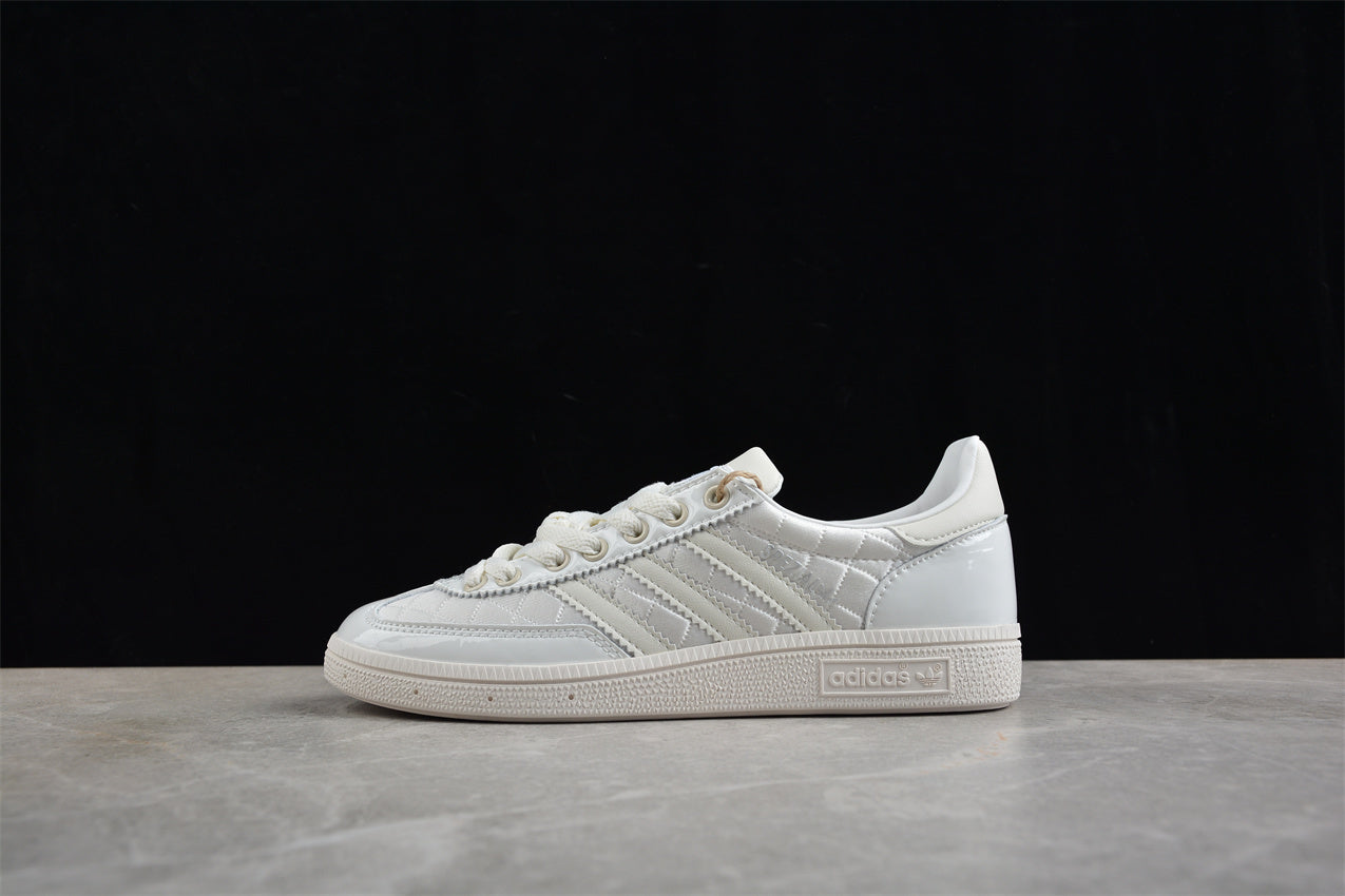 Handball Spezial plateado