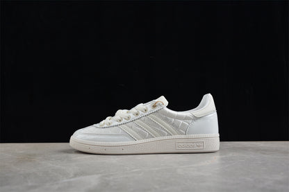 Handball Spezial plateado