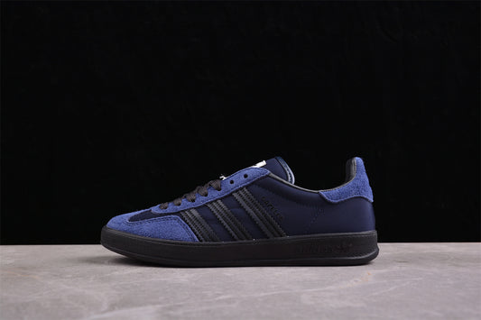Gazelle navy y jeans