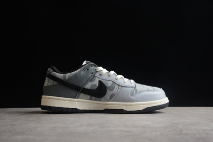 Dunk Low gris y off noir