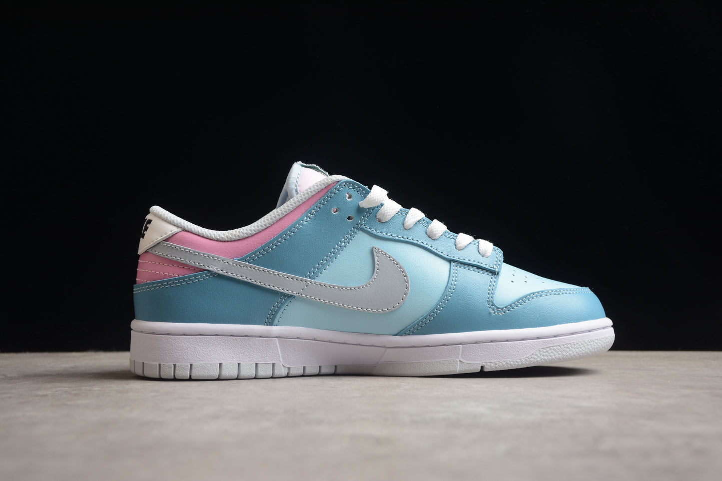 Dunk Low azul, celeste y rosa pastel